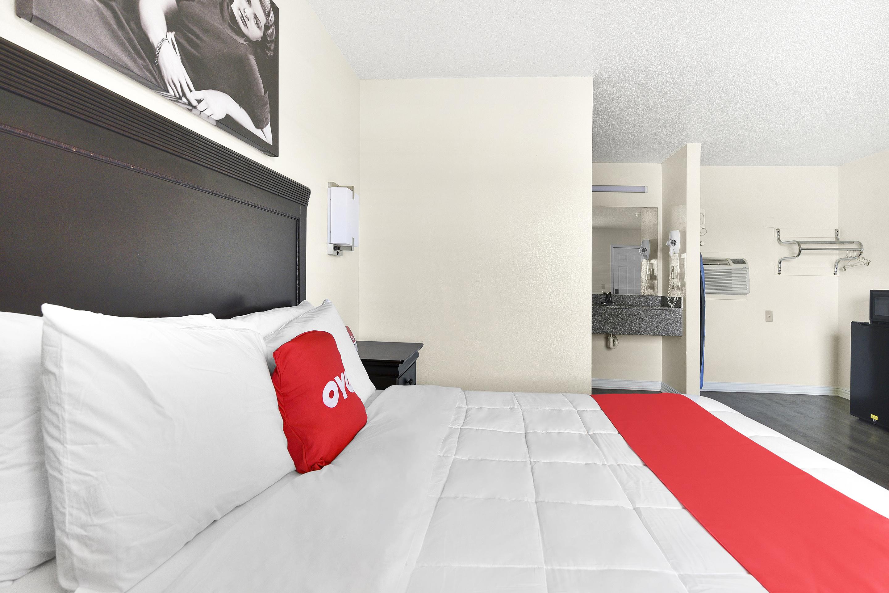 Oyo Hotel Кіллін Екстер'єр фото